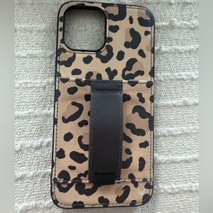 Walli regular 12 pro max case. Leopard
